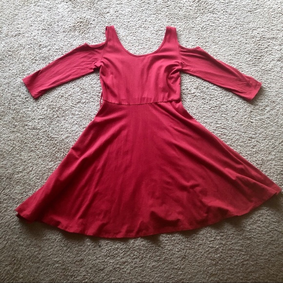 Red Cold Shoulder Dress - Picture 4 of 5